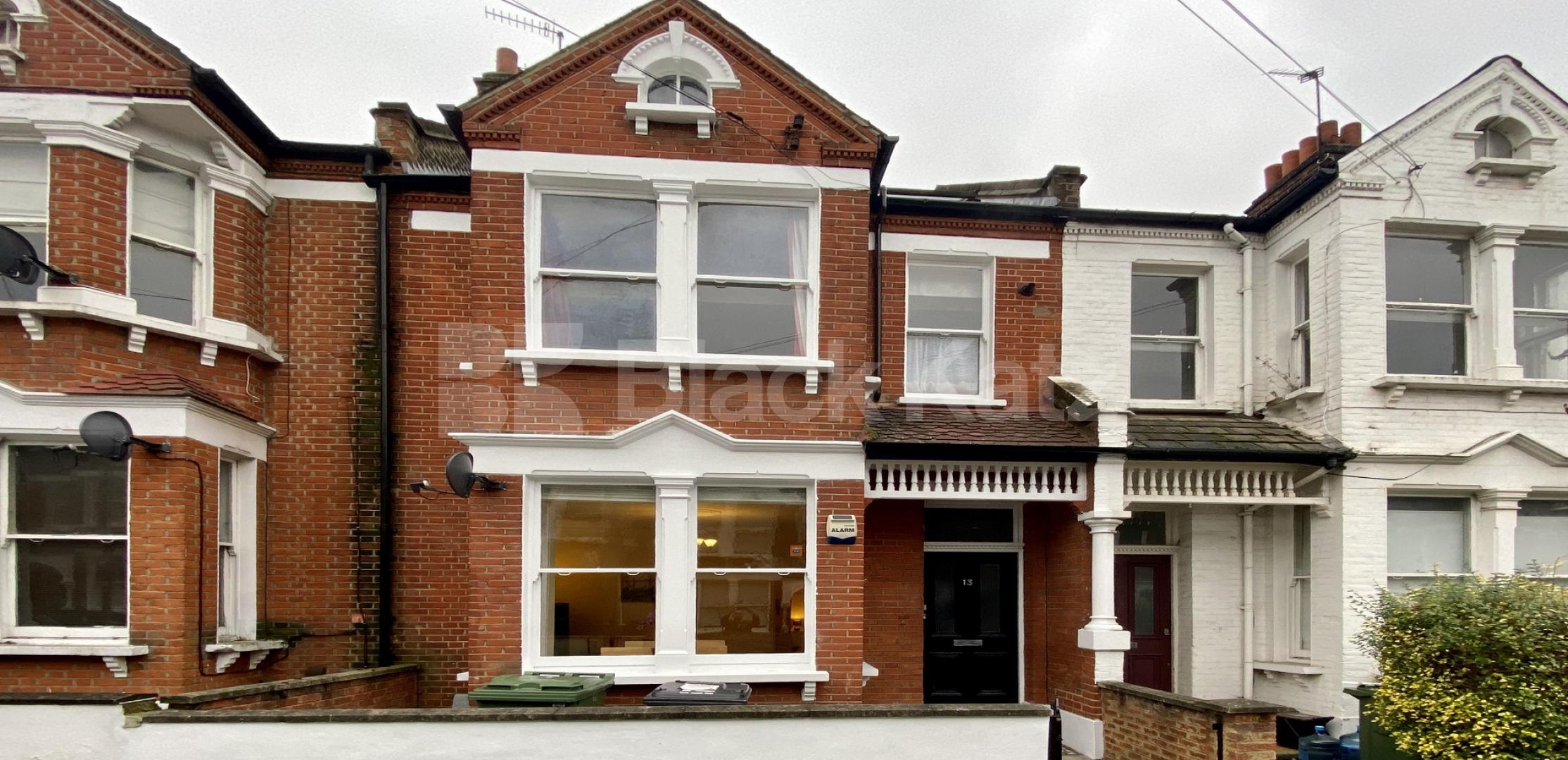 			LET , 2 Bedroom, 1 bath, 1 reception Apartment			 Killyon Road, Clapham